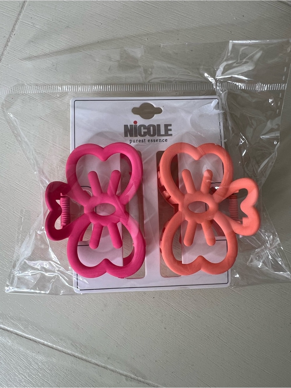 Brand New-Nicole Purest Essence-Set of 2 Bow Hair Clips
